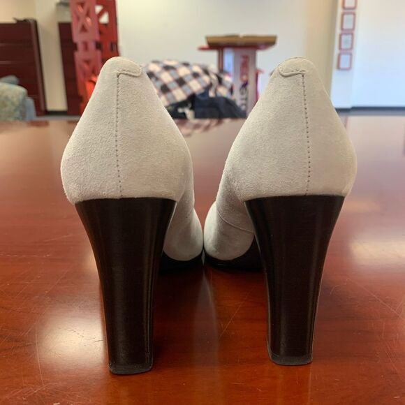 Tod’s Light Gray Wooden Heel Pumps 6-1/2 NWOT Old Money - Picture 4 of 6